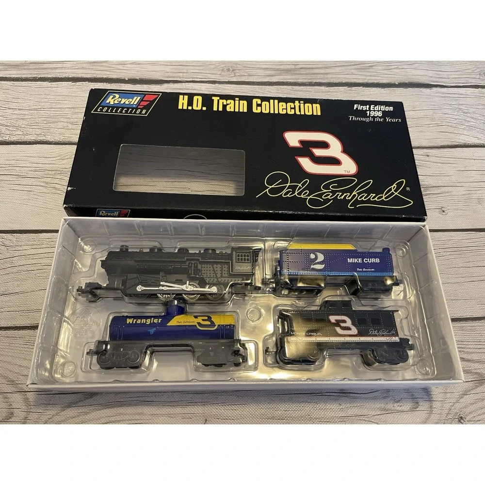 Revell NASCAR H.O. Scale Train Collection Dale Earnhardt 1996 First Edition